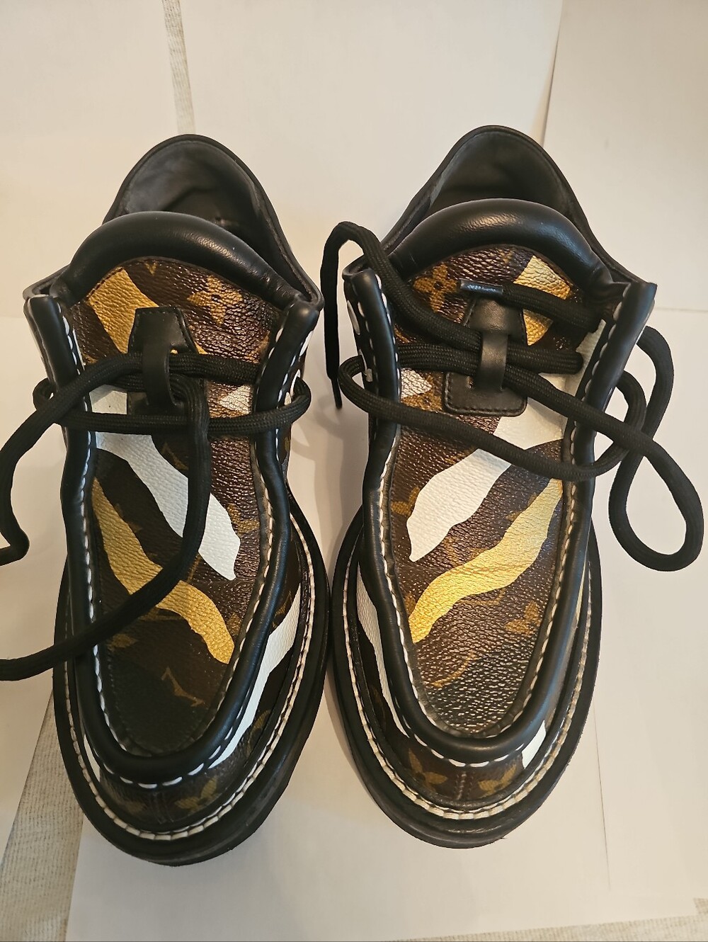 Louis Vuitton Women Black/multi Colored Derby Loafer.